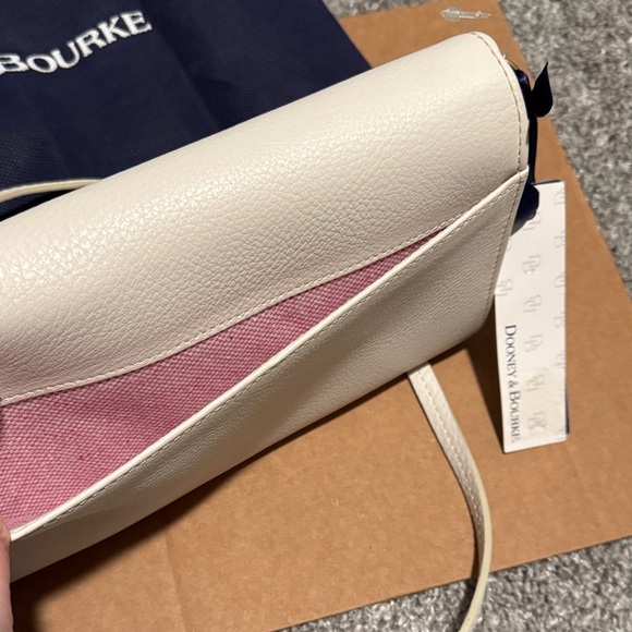 Dooney & Bourke Cream Leather Bag - Picture 8 of 14